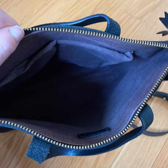 Madewell medium zip top transport tote. Crossbody - Picture 5 of 7